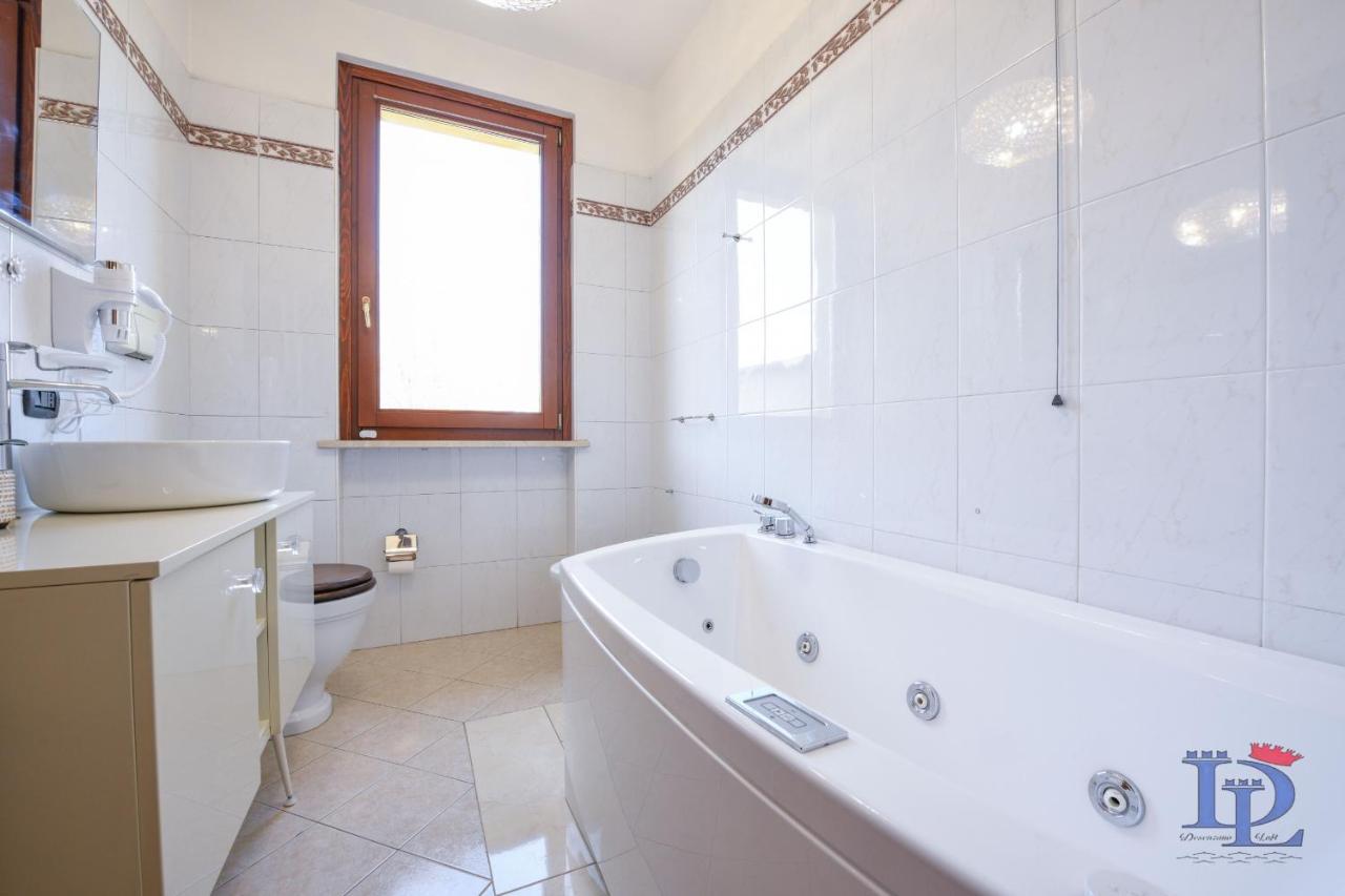 Desenzanoloft Official Partner Marriott Homes & Villas - Luxury Suite With Jacuzzi And Garden Desenzano del Garda Exterior foto