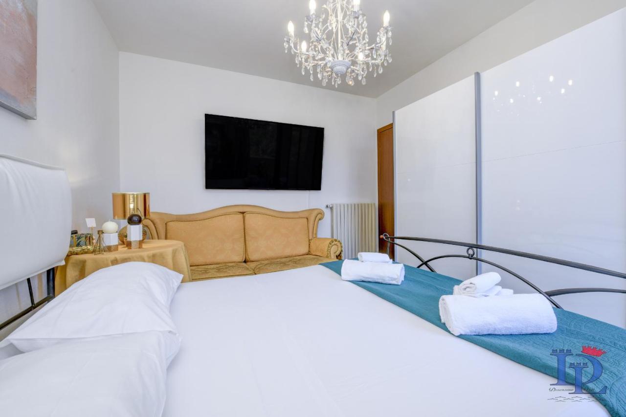 Desenzanoloft Official Partner Marriott Homes & Villas - Luxury Suite With Jacuzzi And Garden Desenzano del Garda Exterior foto